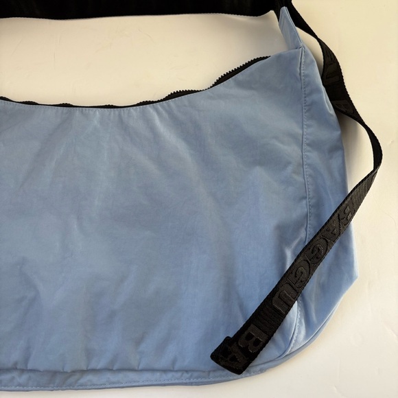 NWT BAGGU Large Crescent Bag- Serenity Blue - Picture 3 of 16
